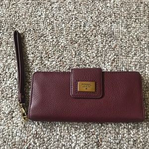 Fossil wristlet